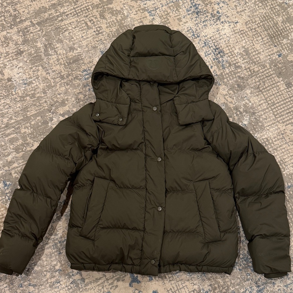 Lululemon Wunder Puff Down-Fill Jacket in Dark Olive - Size 6